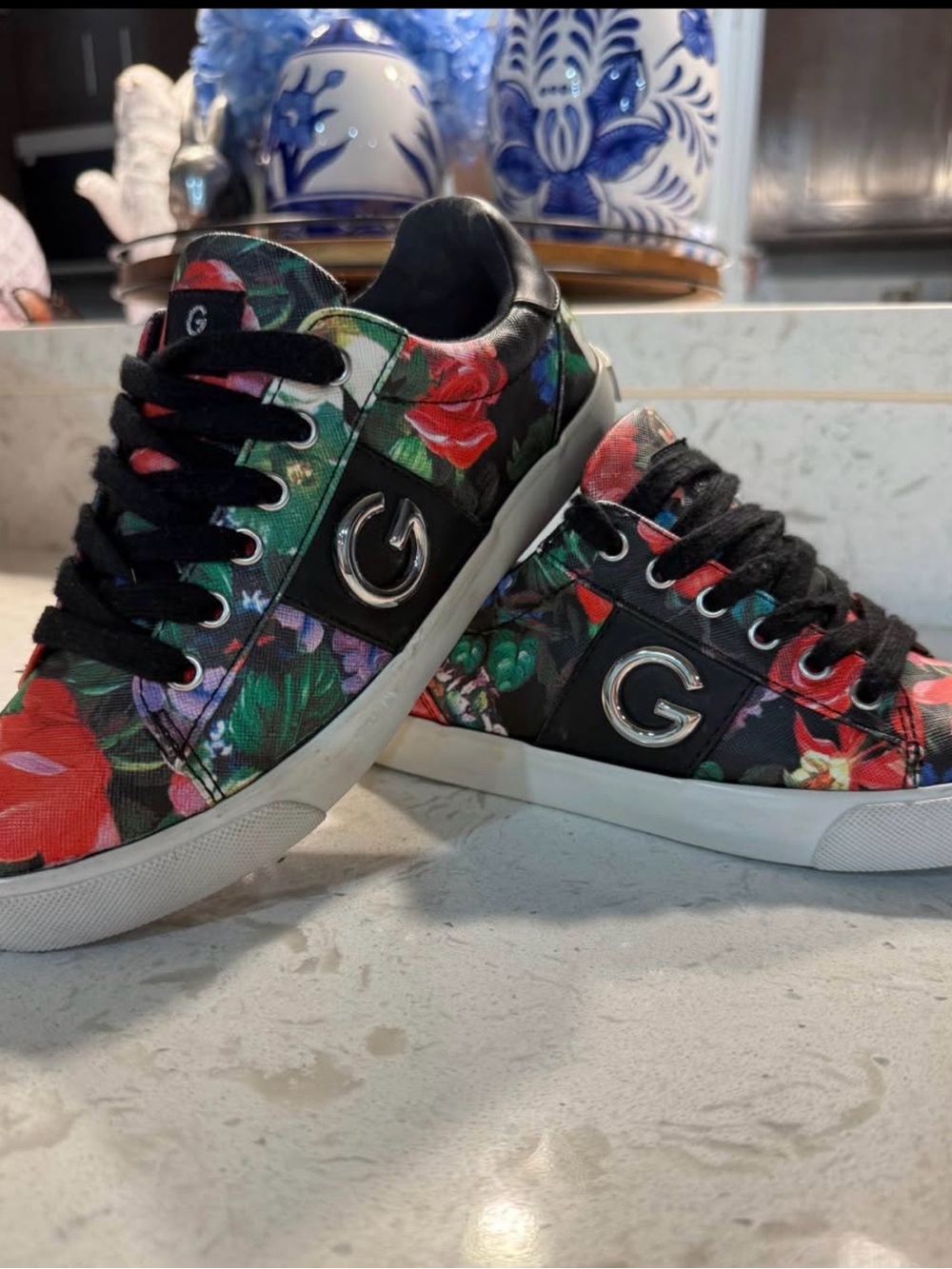 Guess tennis shoes